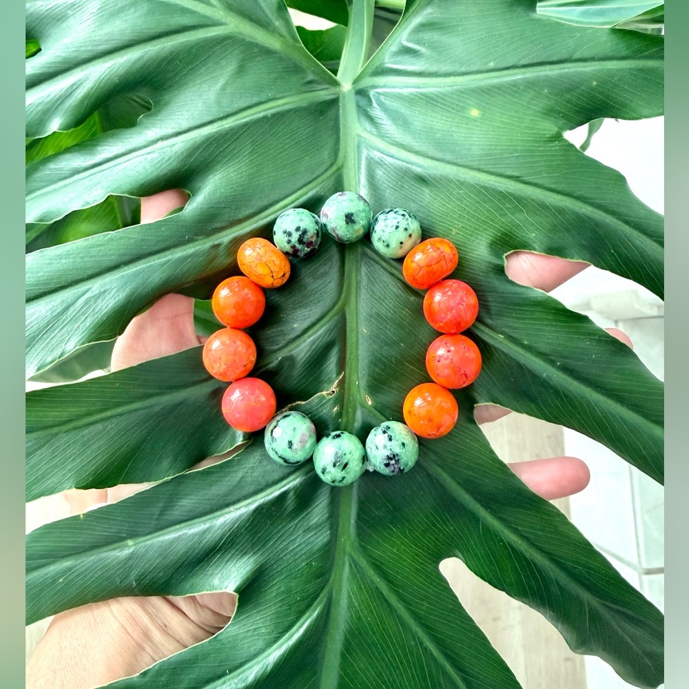 Ruby on Fuchsite & Howlite bracelet (one)